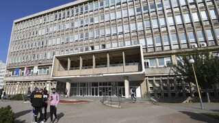 Začína sa akademický rok, podľa ministra zatváranie škôl nehrozí