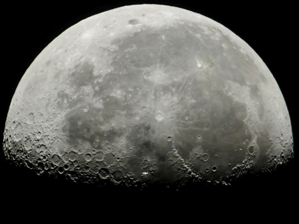 NASA posiela človeka na mesačný pól. Vyčíslili náklady misie