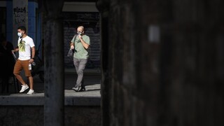 Rúško ich môže stáť slobodu. Odporcom opatrení hrozí prísny trest