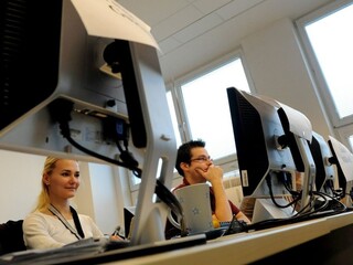 Pandémia mení trh práce. Niektorých pozícií je viac, iných menej