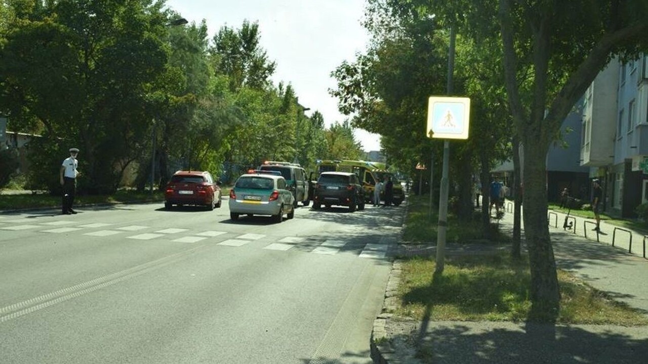 Auto s bývalou misskou malo usmrtiť dievča. Hľadajú svedkov