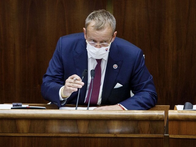Kollár prezradil, kedy sa začnú masívne stavať nájomné byty