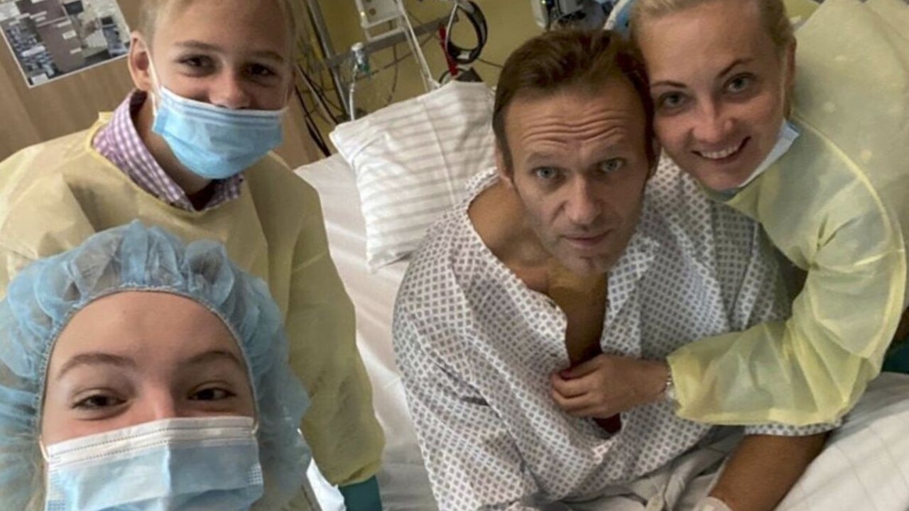 Ruský súd Navaľnému zaistil byt a zmrazil účty, kým bol v kóme