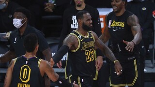 NBA: LA Lakers delí od postupu jedna výhra, zdolali Denver