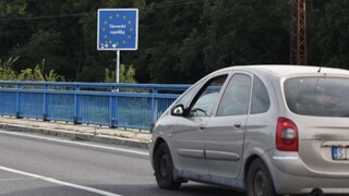 Polícia kontroluje hraničné priechody, sleduje dodržiavanie opatrení