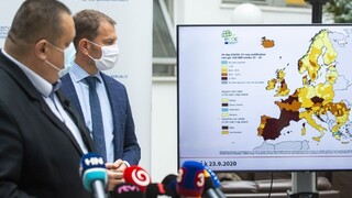 Opatrenia sa budú meniť, avizoval Mikas. Dotknú sa rúšok i hraníc