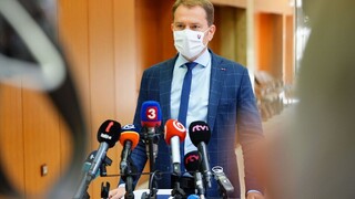 Preberám vedenie, píše premiér. Situácia je mimoriadne vážna