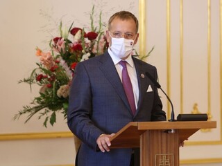 Kollárovi okrem Hrnka radí aj ďalšie známe meno z politiky