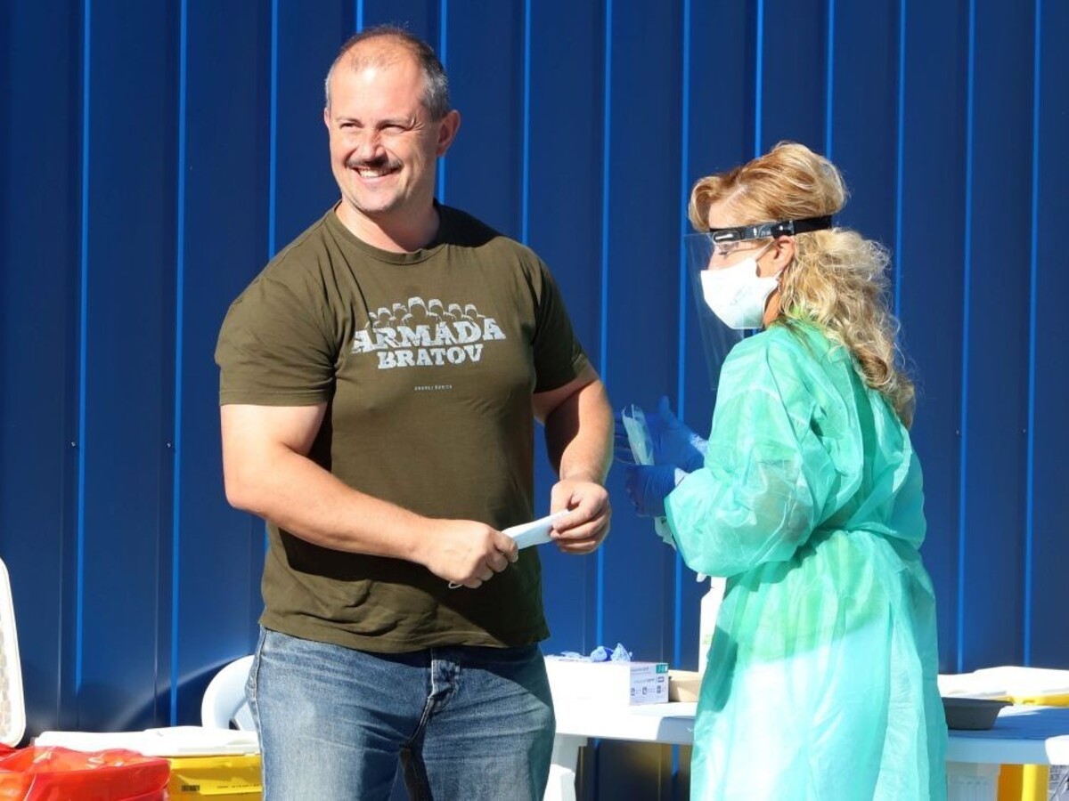 Kotleba po incidente s rúškom čelí aj trestnému oznámeniu