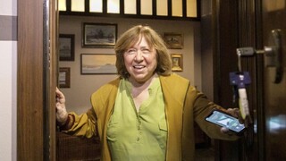 Svetoznáma spisovateľka odišla z Bieloruska. Môže sa vrátiť?