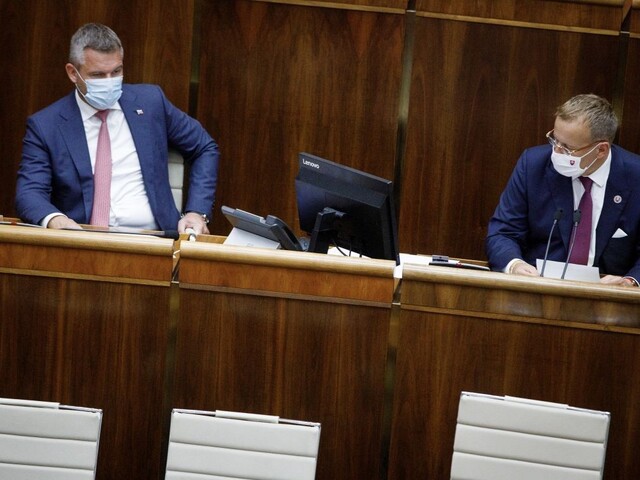 Zostaňte vo funkcii, požiadal Kollár podpredsedu Pellegriniho