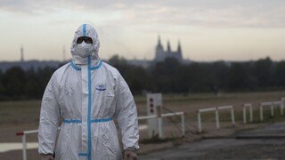 Do núdzového stavu od budúceho týždňa prechádza aj náš sused