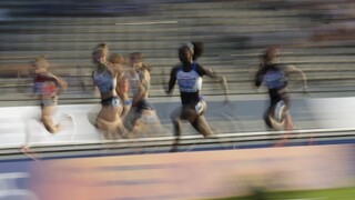 Zmiernili tvrdé opatrenia, športovať sa bude bez divákov