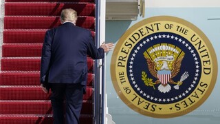 Úder pre Trumpa. Kľúčovú vakcínu nestihnú pripraviť do volieb