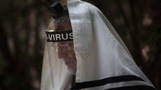 Jedna skupina má s vírusom veľký problém. Nakazil sa každý štvrtý