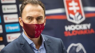 Hokejoví rozhodcovia na poslednú chvíľu uspeli. Čo vybojovali?