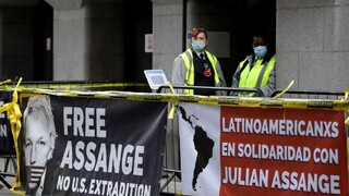 O vydaní Assangea rozhodnú v januári, hrozí mu 175 rokov