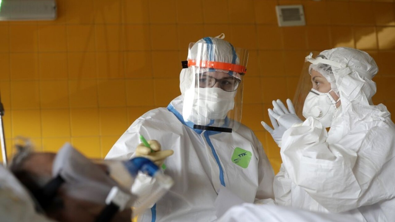 Máme doteraz najviac potvrdených obetí, nakazili sa stovky ľudí