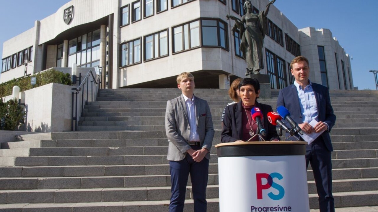 Premiérovi chcú radiť aj progresívci, predstavili svoj návrh pomoci