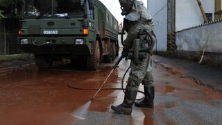 Kal zalial všetko. Maďari si pripomínajú výročie svojho Černobyľu