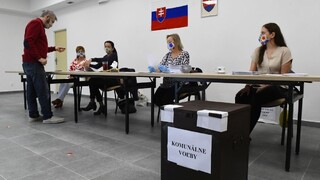 Doplňujúce komunálne voľby na Slovensku poznačila pandémia