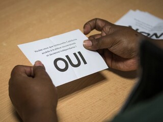 Nová Kaledónia zostáva Francúzom, rozhodlo sa tak v referende