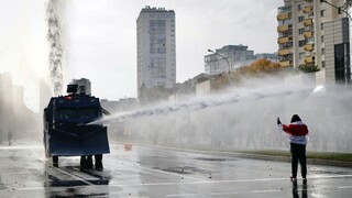 Protesty rozháňali vodnými delami, v Bielorusku vládne napätie