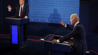 Biden je ochotný debatovať s Trumpom. Nechá si poradiť od vedcov