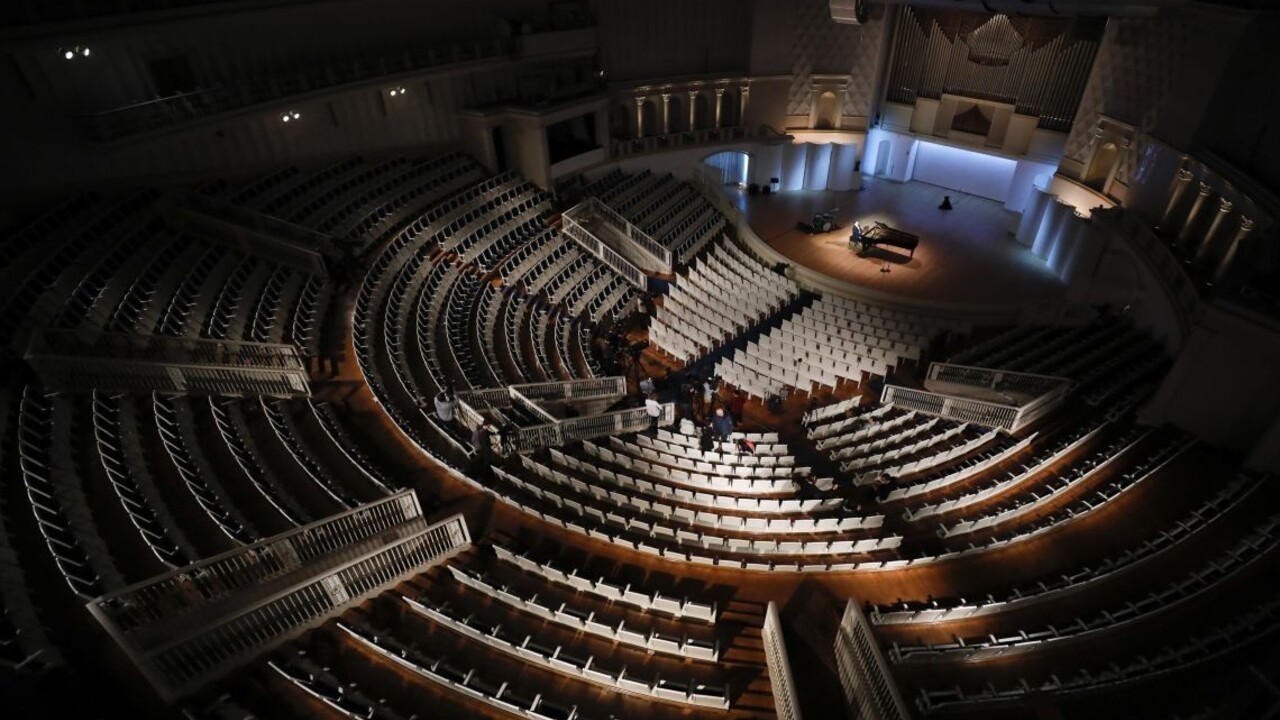 Helikoptérové peniaze? V Za ľudí vedia, ako by pomohli kultúre