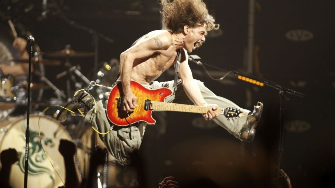 Zomrel slávny gitarista z Van Halen, preslávila ich skladba Jump
