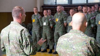 Do boja s nákazou nasadzujeme armádu. Čo bude jej úloha?