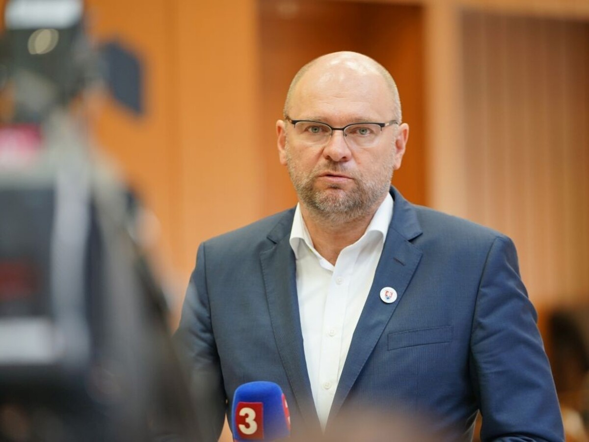 Sulík je proti zatváraniu prevádzok. Nulové EQ, reagoval premiér