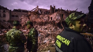 Napriek prímeriu hlásia ďalšie obete, Arménsko útok popiera