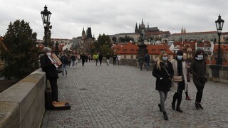 V Česku pribudlo vyše 4300 prípadov, hlásia i desiatky úmrtí