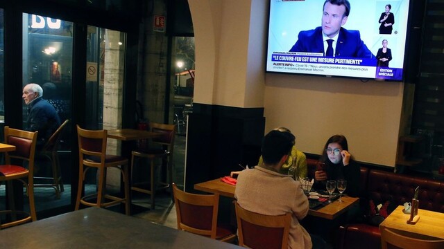 Macron zavedie núdzový stav, nariadil i nočný zákaz vychádzania