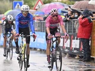 Cyklisti na Giro d'Italia možno nedorazia do plánovaného cieľa