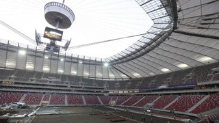 Národný štadión bude poľnou nemocnicou. Poľsku chýbajú kapacity