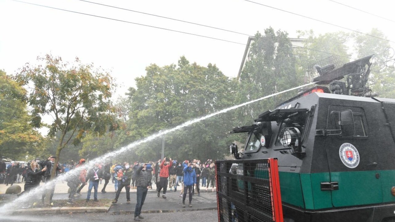 Nelojálny? Sulík bol na proteste, podľa Fica ohrozuje koalíciu