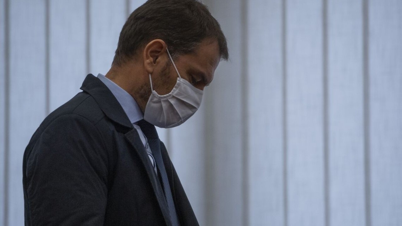 Máme prvú obeť medzi lekármi, oznámil premiér Matovič