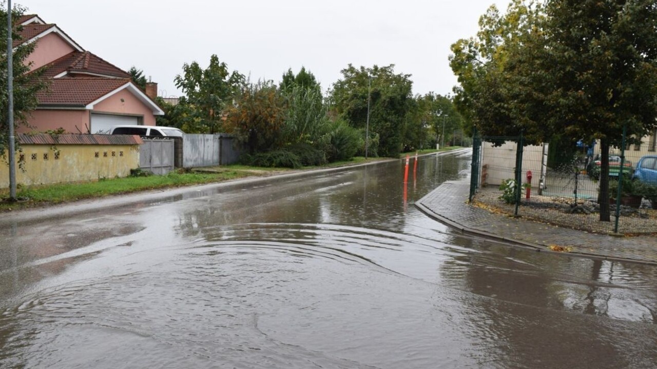 Povodne hrozia i naďalej, pre niekoľko okresov platia výstrahy