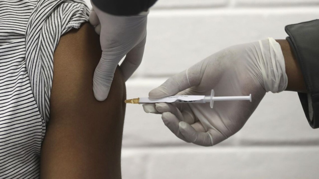 Vývoj vakcíny idú urýchliť veľmi kontroverzným spôsobom
