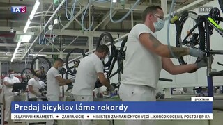 Predaj bicyklov láme rekordy / Namiesto práce zbierajú morské riasy