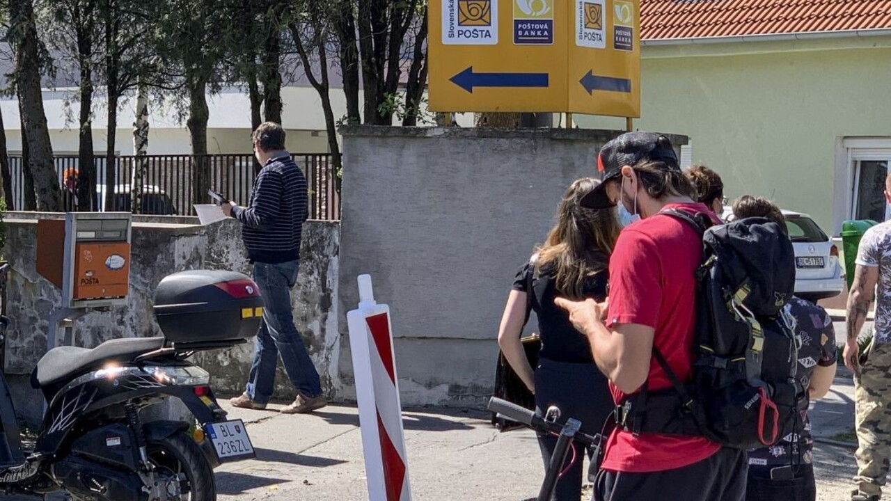 Je kríza. Doručovanie poštových zásielok obmedzia, rozhodla vláda
