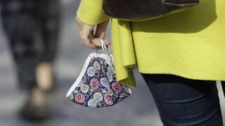 Česko zatvára obchody, ide do lockdownu. Babiš sa ospravedlňoval