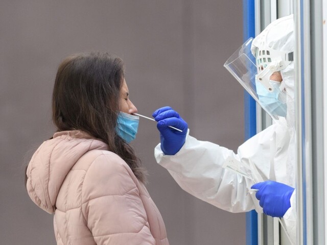 Testovať by mali len zdravotníci, informácie o vojakoch sú hoaxy