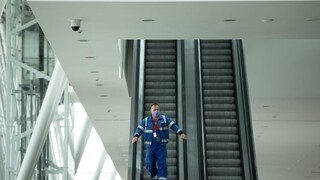 Radšej testy než lockdown. Firmy budú zamestnancov motivovať