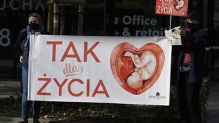 Poľsko obmedzuje interrupcie, zatrhli takmer 98 % dôvodov