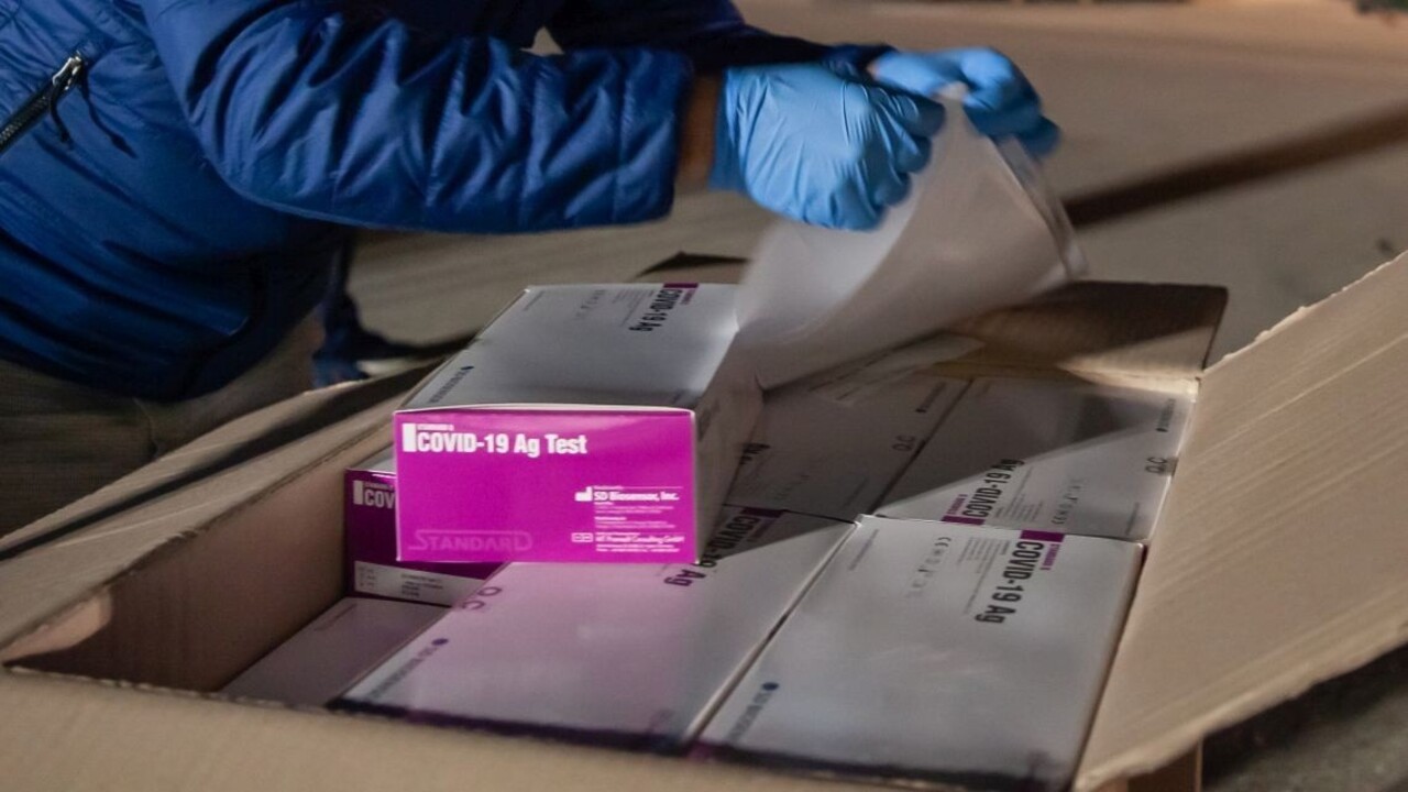 Prezradili, kedy by úplne uzatvorili SR. Máme rekordné čísla