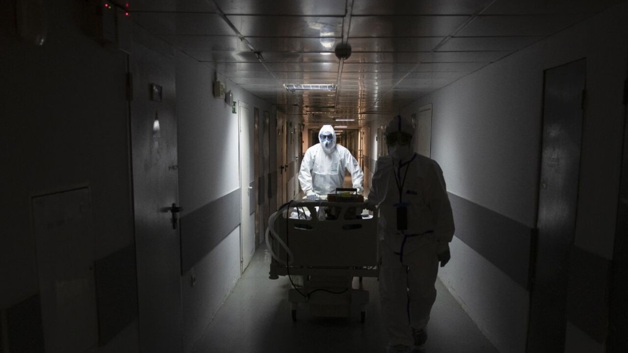 Pribudol rekord v počte nových úmrtí. Rezort zverejnil detaily