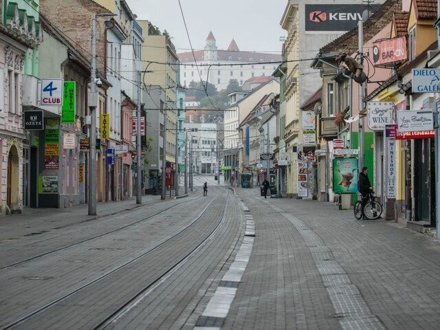 Pribudli ďalšie úmrtia, máme aj rekordný počet nových prípadov